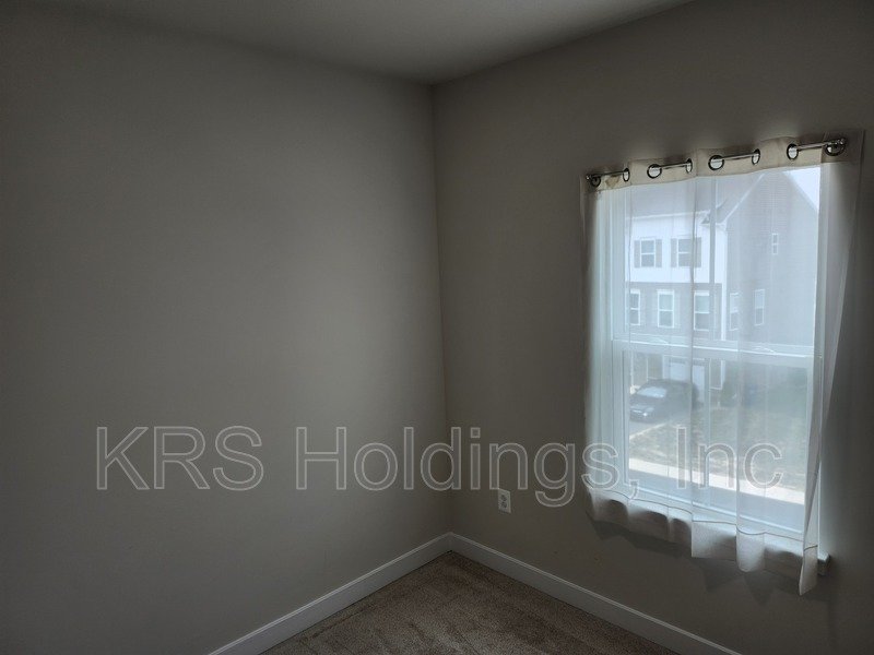 READY NOW, TOWNHOUSE NEAR HARRISONBURG - 4 BR, 3.5 Bath End Unit property image
