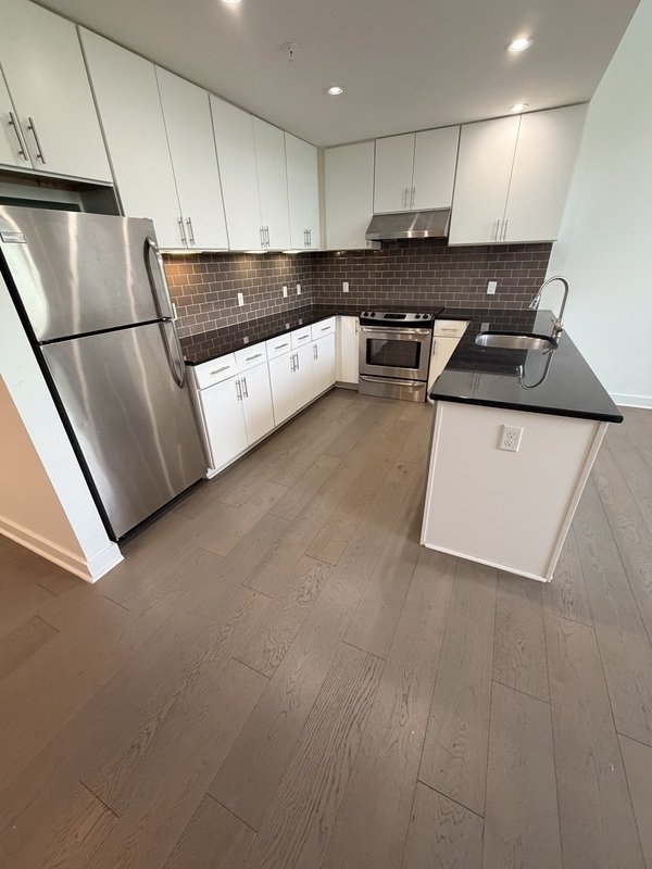Spacious 2 Bedroom, 2 Bath Apartment + Bonus Office | Utilities & Internet Included! property image