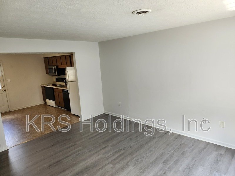 AVAILABLE NOW-Recently Remodeled 2 BR Townhouse in Staunton property image