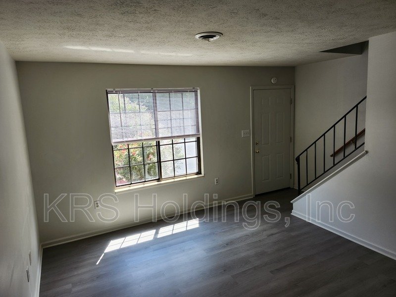 AVAILABLE NOW-Recently Remodeled 2 BR Townhouse in Staunton property image