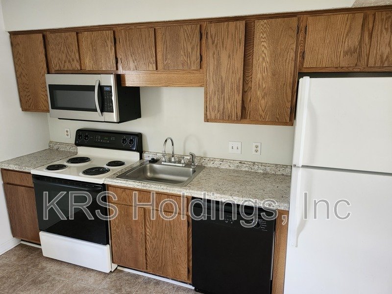 AVAILABLE NOW-Recently Remodeled 2 BR Townhouse in Staunton property image
