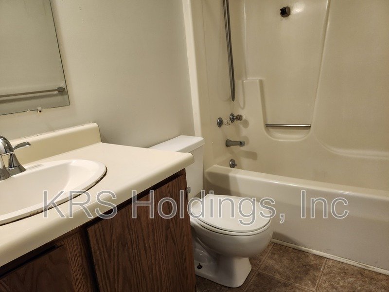 AVAILABLE NOW-Recently Remodeled 2 BR Townhouse in Staunton property image