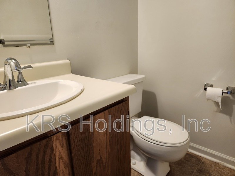AVAILABLE NOW-Recently Remodeled 2 BR Townhouse in Staunton property image