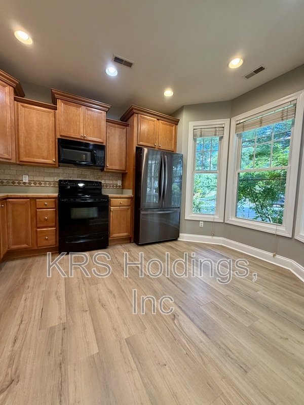 Open property image