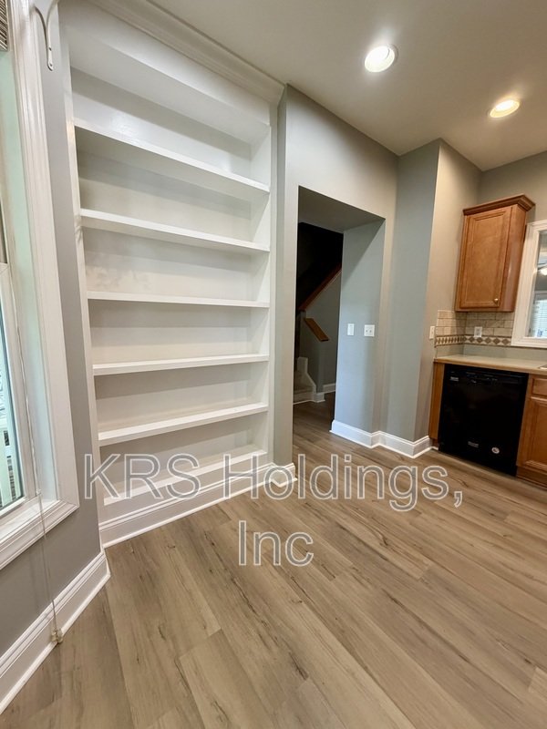 Open property image