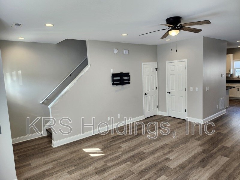 October Special-$500 OFF 1ST MONTH'S RENT-Practically New 3 BR, 2.5 Bath Townhome, Great Harrisonburg Location property image