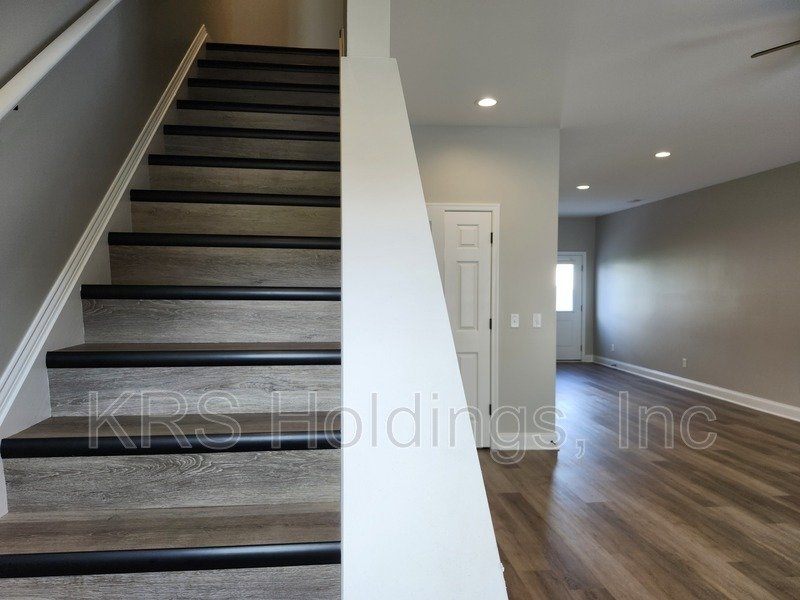 October Special-$500 OFF 1ST MONTH'S RENT-Practically New 3 BR, 2.5 Bath Townhome, Great Harrisonburg Location property image