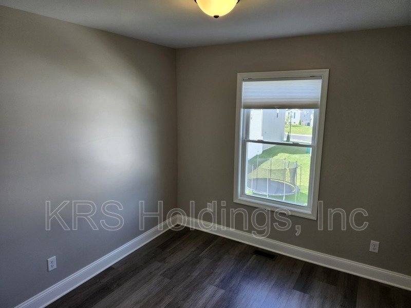October Special-$500 OFF 1ST MONTH'S RENT-Practically New 3 BR, 2.5 Bath Townhome, Great Harrisonburg Location property image