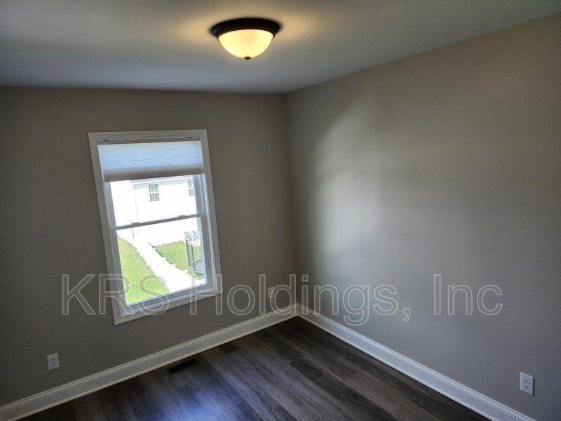 October Special-$500 OFF 1ST MONTH'S RENT-Practically New 3 BR, 2.5 Bath Townhome, Great Harrisonburg Location property image