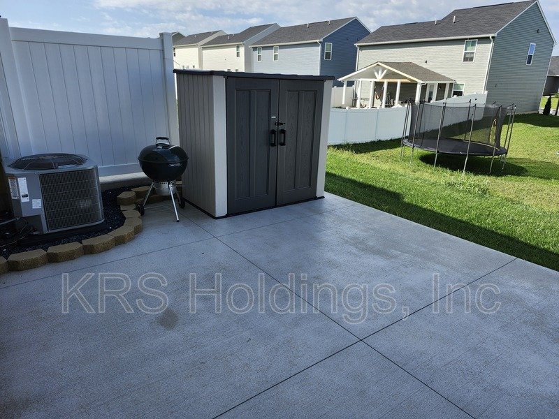 October Special-$500 OFF 1ST MONTH'S RENT-Practically New 3 BR, 2.5 Bath Townhome, Great Harrisonburg Location property image