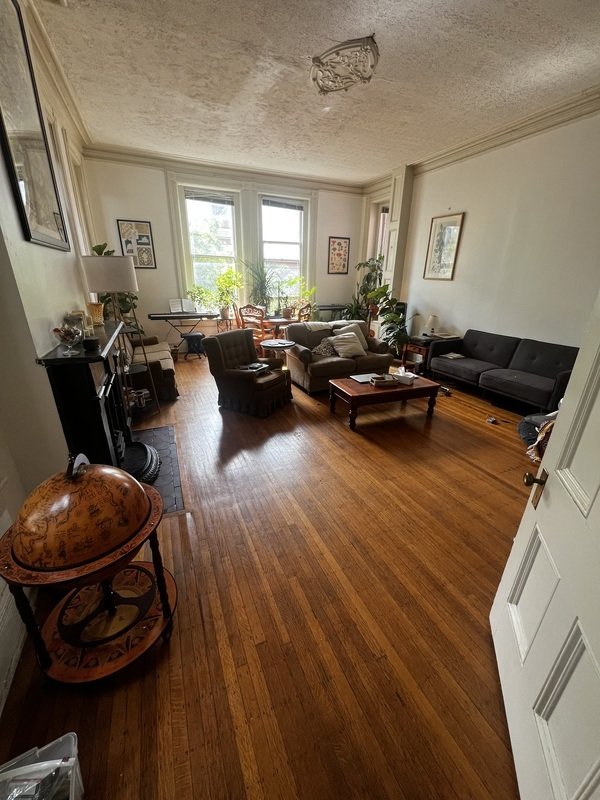 Huge 1 bedroom by Monroe Park! property image
