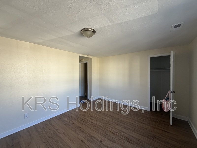 716 31st St B property image