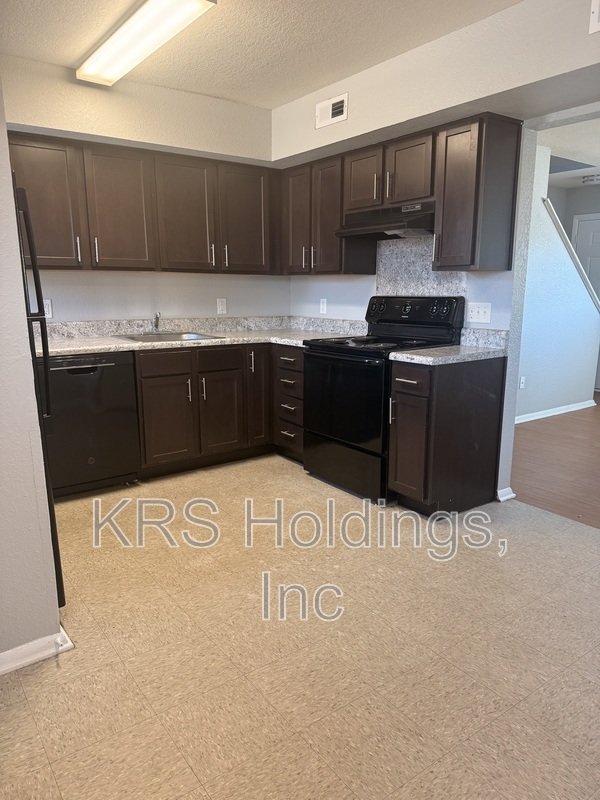 Effortless Living at 867 – 2BR Townhome Perfect for Commuters property image