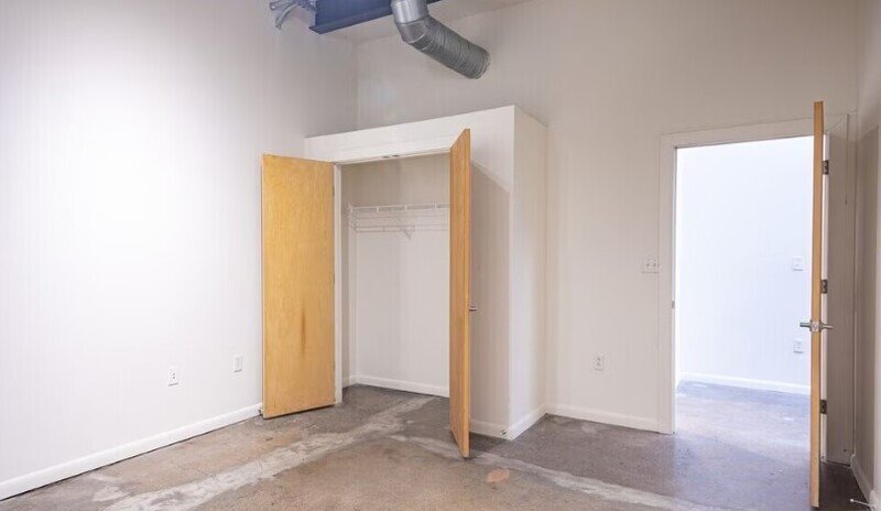 Bright property image