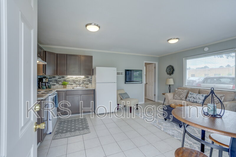 100$ OFF - Renovated 1BR | Utilities Included + Washer/Dryer property image