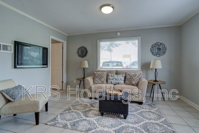 100$ OFF - Renovated 1BR | Utilities Included + Washer/Dryer property image