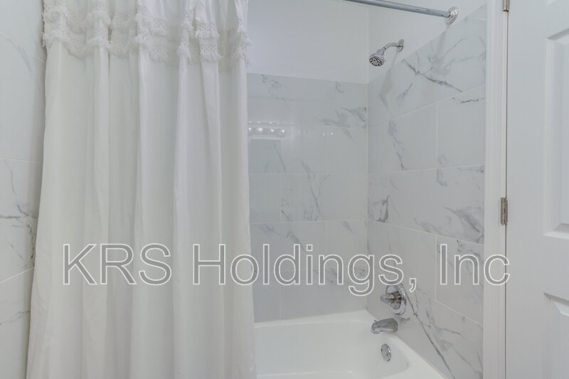 100$ OFF - Renovated 1BR | Utilities Included + Washer/Dryer property image