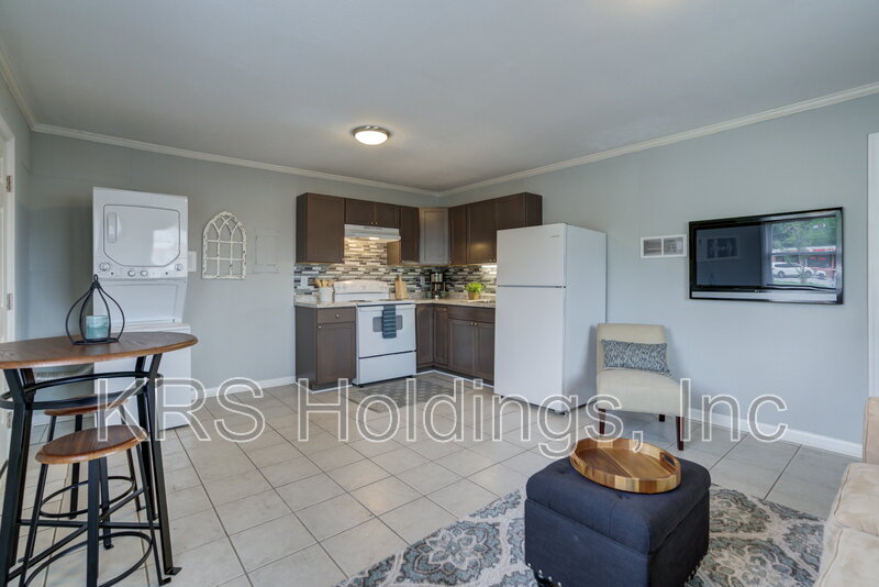 100$ OFF - Renovated 1BR | Utilities Included + Washer/Dryer property image