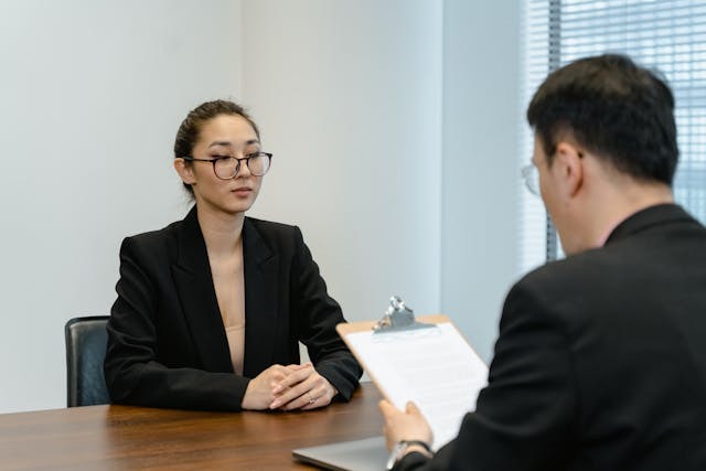 landlord interviewing a tenant (5)